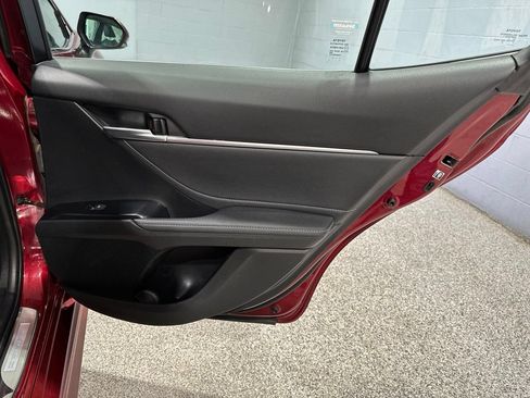 Used 2018 Toyota Camry XSE FWD image 18