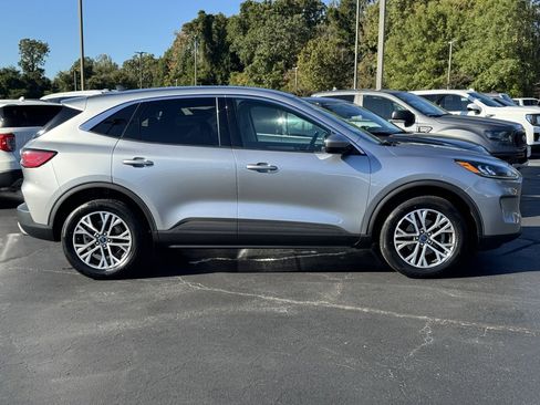 Used 2022 Ford Escape SEL image 4