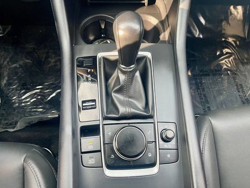 Used 2022 MAZDA MAZDA3 s image 25