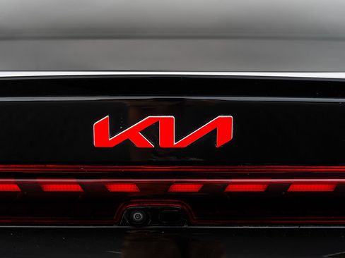 Used 2024 Kia K5 GT-Line w/ GT-Line Premium Package FWD image 16