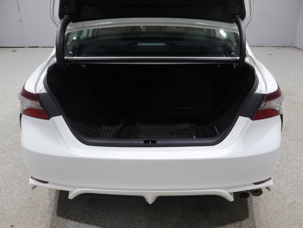 Used 2024 Toyota Camry SE FWD image 18