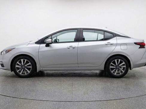 Used 2025 Nissan Versa SV FWD image 5