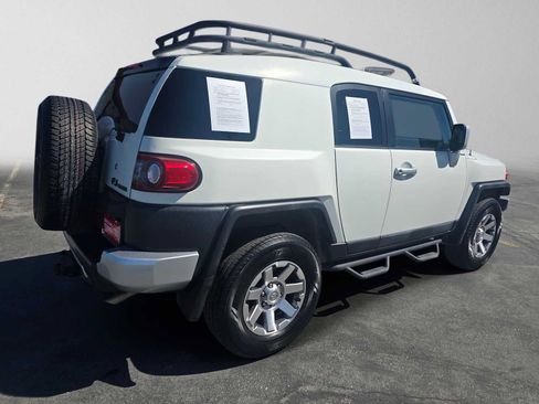 Used 2014 Toyota FJ Cruiser 4WD w/ Convenience Package image 3