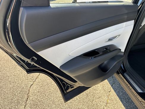 New 2025 Hyundai Tucson Limited image 14