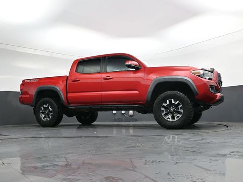 Used 2016 Toyota Tacoma TRD Off-Road image 33