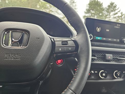 Certified 2025 Honda HR-V Sport image 32