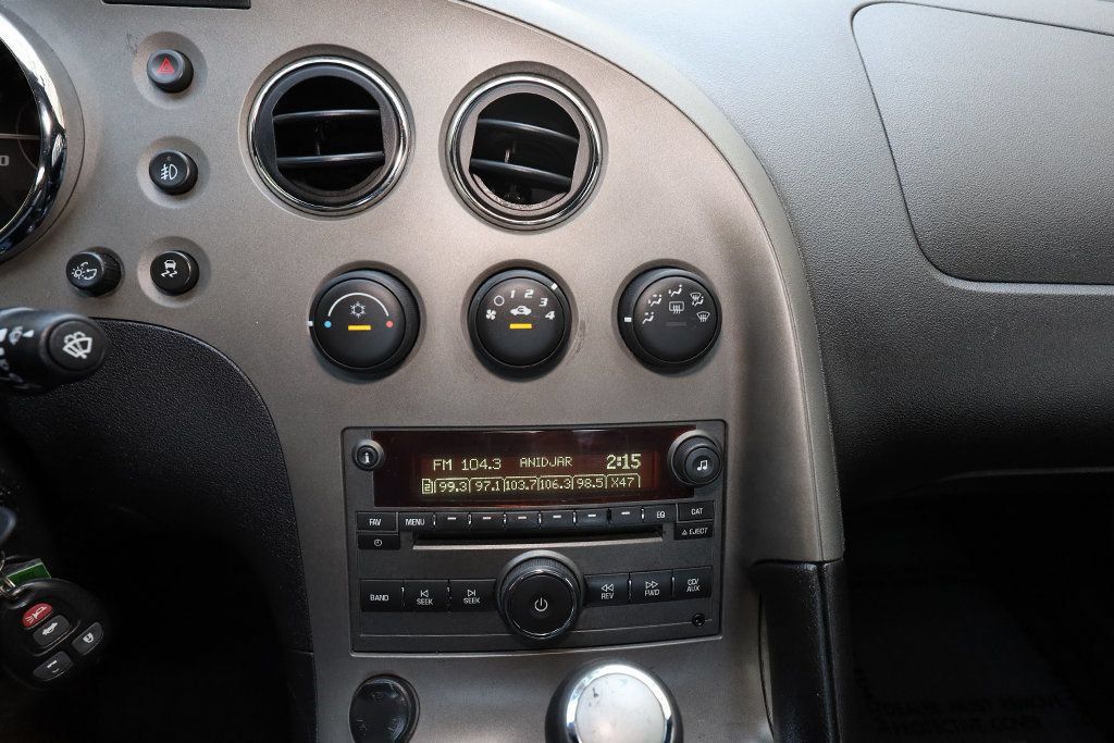 Used 2007 Pontiac Solstice GXP w/ Premium Package RWD image 35
