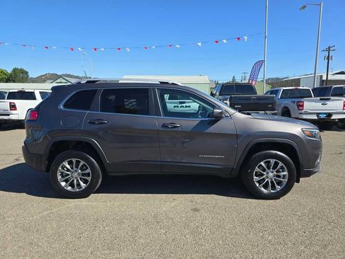 Used 2021 Jeep Cherokee Latitude Lux w/ Comfort/Convenience Group AWD/4WD image 6