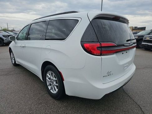 Used 2022 Chrysler Pacifica Touring-L FWD image 6