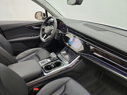 Used 2023 Audi Q7 3.0T Premium Plus AWD/4WD image 18