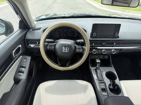 Certified 2022 Honda Civic EX image 24