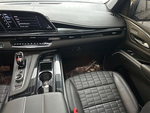 Certified 2023 Cadillac Escalade V w/ Heavy-Duty Trailer Package image 20