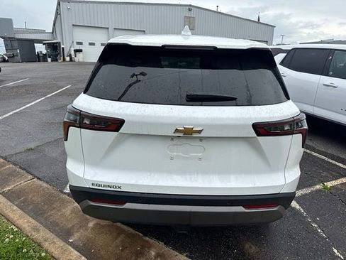 Used 2026 Chevrolet Equinox LT FWD image 6