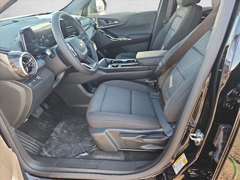 New 2026 Chevrolet Equinox LT w/ Safety and Technology Package FWD image 4