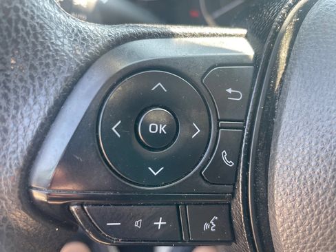 Used 2021 Toyota Corolla LE image 13