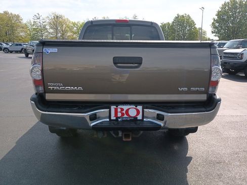 Used 2013 Toyota Tacoma 4x4 Double Cab w/ SR5 Pkg image 6