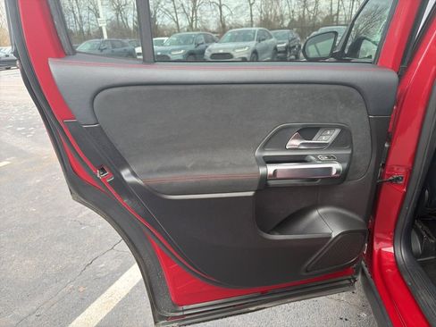 Used 2020 Mercedes-Benz GLB 250 4MATIC image 21