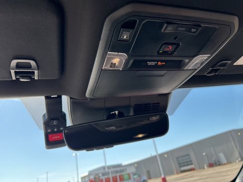 Used 2025 Toyota Tacoma TRD Off-Road image 15