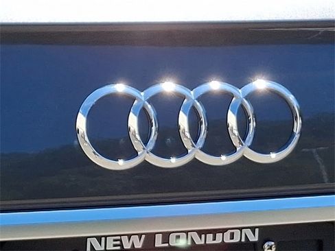 Certified 2023 Audi Q5 2.0T Premium Plus w/ Premium Plus Package image 32