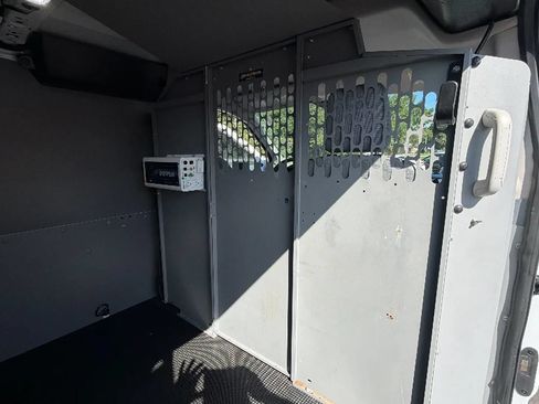 Used 2019 Ford Transit 250 130 Low Roof RWD image 10
