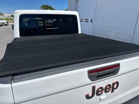 Certified 2020 Jeep Gladiator Mojave AWD/4WD image 6