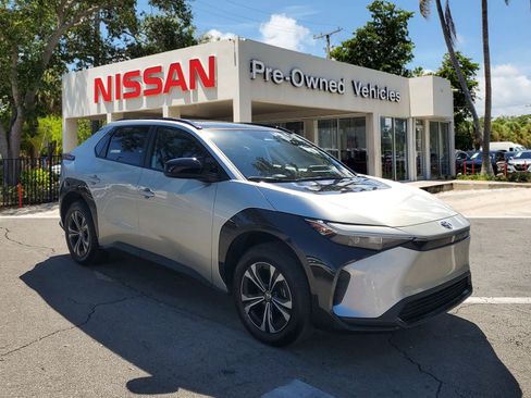 Used 2024 Toyota bZ4X XLE 4WD image 3