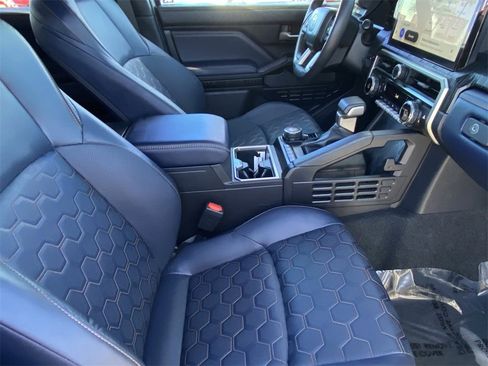 Used 2025 Toyota 4Runner Platinum image 15