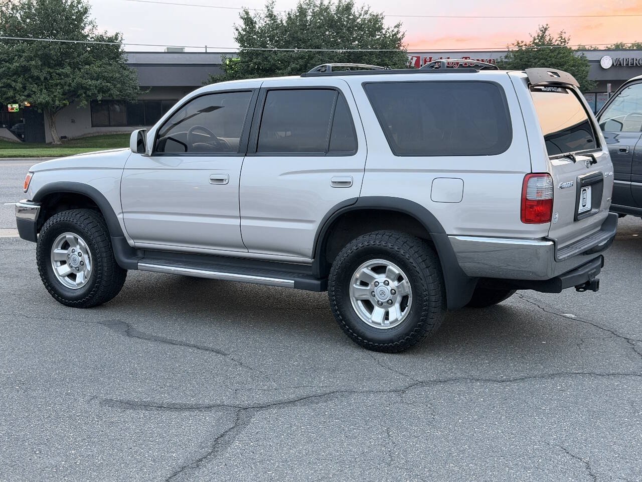 Used 1999 Toyota 4Runner SR5 w/ Upgrade Value Pkg 4 AWD/4WD image 17
