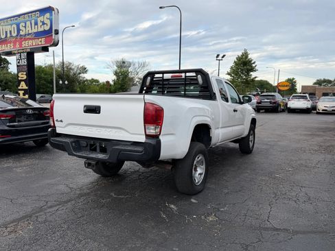 Used 2016 Toyota Tacoma SR AWD/4WD image 6