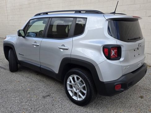 Used 2019 Jeep Renegade Latitude w/ Cold Weather Group image 3