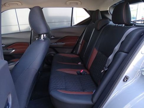 Used 2022 Nissan Kicks SR image 18