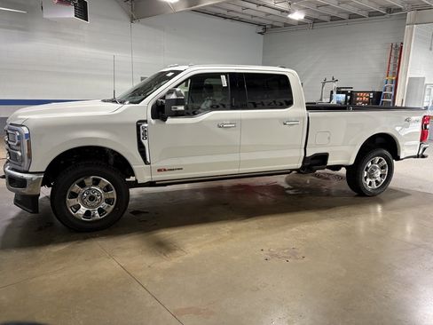 New 2026 Ford F350 King Ranch w/ Chrome Package image 3