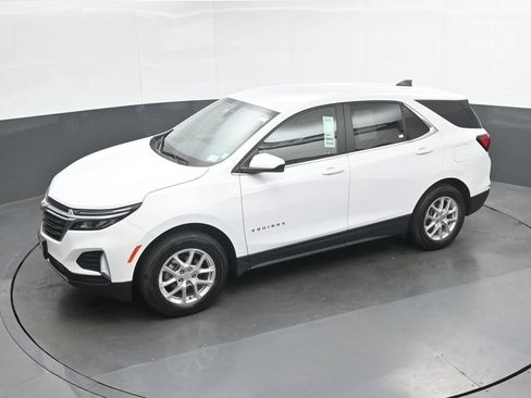 Used 2024 Chevrolet Equinox LT AWD/4WD image 36