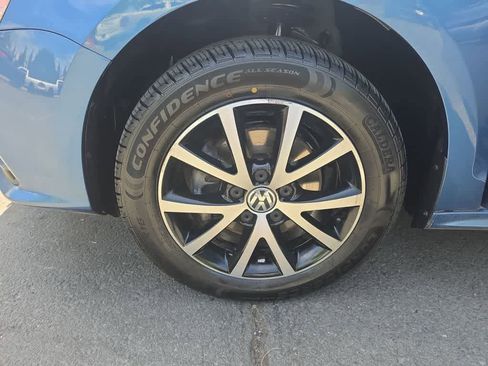 Used 2017 Volkswagen Jetta SE FWD image 10