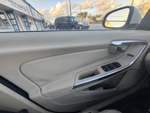 Used 2012 Volvo S60 T5 image 42