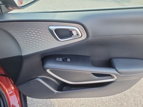 Certified 2021 Kia Soul LX FWD image 10