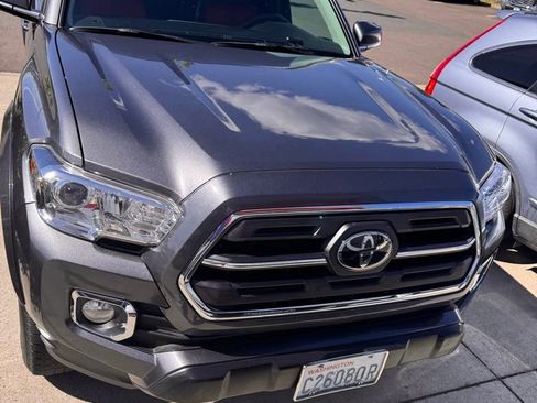 Used 2019 Toyota Tacoma SR5 RWD image 1