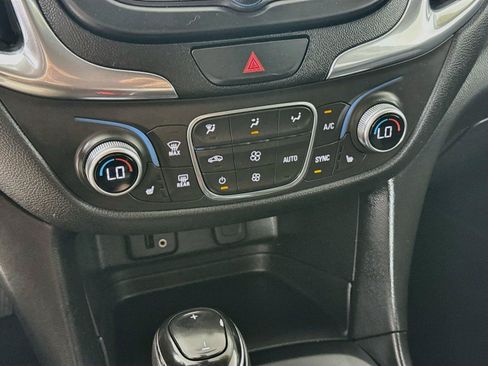 Used 2018 Chevrolet Equinox LT AWD/4WD image 9