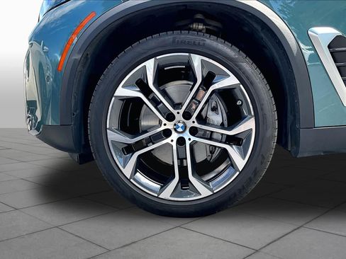 Used 2024 BMW X5 xDrive40i w/ Premium Package AWD/4WD image 11