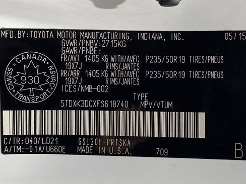 Used 2015 Toyota Sienna SE image 37