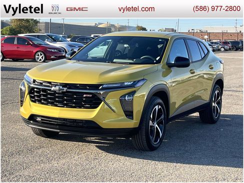 Certified 2024 Chevrolet Trax RS w/ Driver Confidence Package image 5