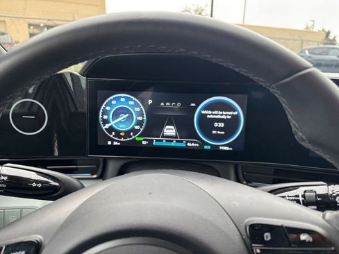 Used 2025 Hyundai Elantra Limited image 40