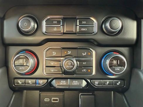 Used 2024 Chevrolet Tahoe Premier w/ Premium Package 2 image 33