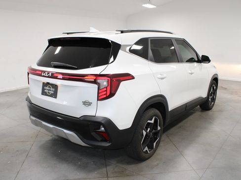 Used 2025 Kia Seltos EX w/ EX Sunroof Package FWD image 9