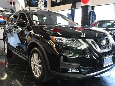 Used 2019 Nissan Rogue SV AWD/4WD image 3