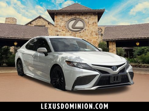 Used 2021 Toyota Camry XSE w/ Cold Weather Package FWD image 1