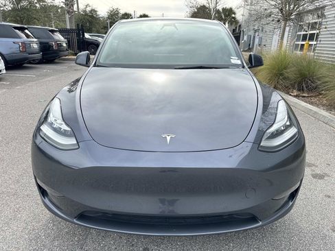 Used 2022 Tesla Model Y Long Range image 8