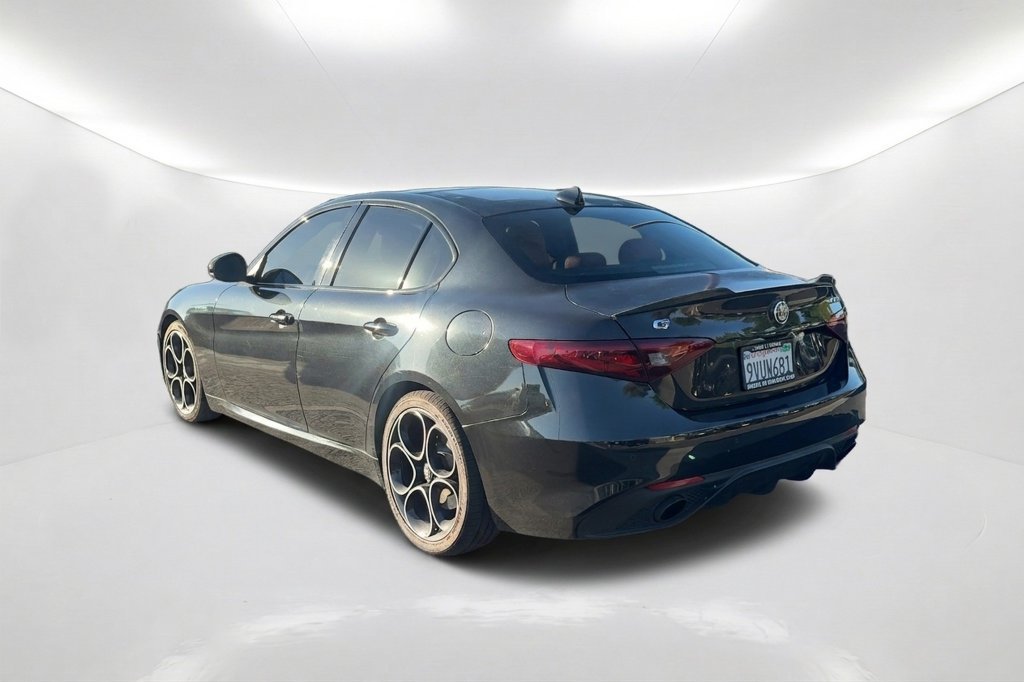 Used 2022 Alfa Romeo Giulia Veloce RWD image 8