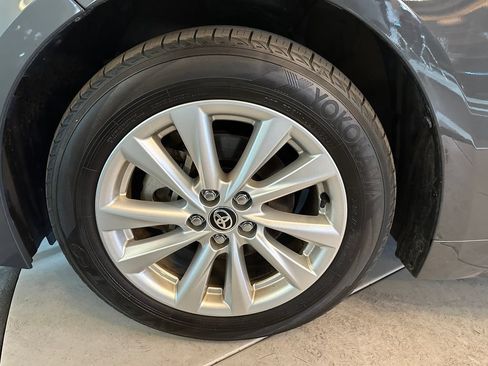 Used 2024 Toyota Corolla LE w/ LE Convenience Package FWD image 25