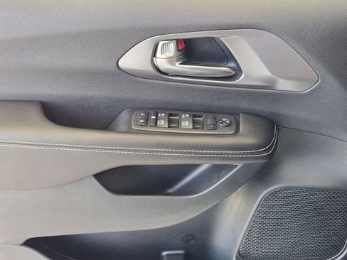 New 2026 Chrysler Voyager LX image 18